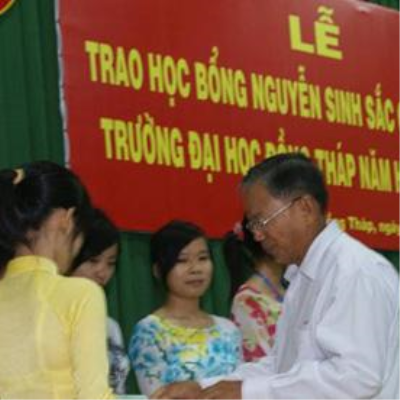 Lễ trao học bổng Nguyễn Sinh Sắc cho sinh viên Trường Đại học Đồng Tháp. <a class='text-under italic white small-size' href='events.aspx?id=42&la=vn'>Xem thêm</a>