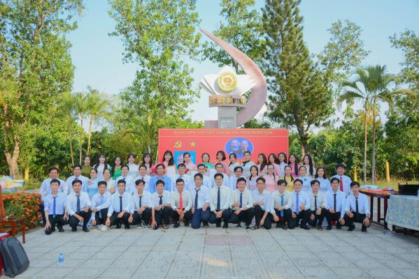 Chi bộ Khoa Sư phạm Toán - Tin tổ chức dâng hương,  Lễ kết nạp đảng viên và sinh hoạt Chi bộ  tại khu di tích Chi bộ Đảng đầu tiên  của tỉnh Đồng Tháp