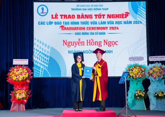 Trường Đại học Đồng Tháp tổ chức trao bằng tốt nghiệp hình thức vừa làm vừa học năm 2024.