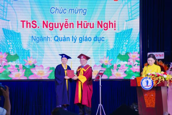 TRƯỜNG ĐẠI HỌC ĐỒNG THÁP TRAO BẰNG  CHO 346 TÂN THẠC SĨ KHÓA 10 VÀ KHÓA 11