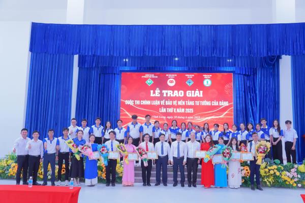 Tọa đàm "sinh viên Đồng bằng sông Cửu Long với kỷ nguyên vươn mình của dân tộc" và Lễ trao giải cuộc thi chính luận về bảo vệ nền tảng tư tưởng của Đảng lần thứ V, năm 2025