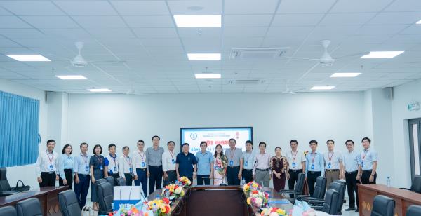 Hội nghị công bố và trao Quyết định về công tác cán bộ.