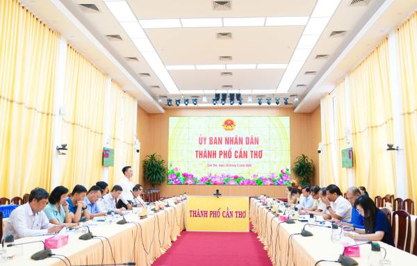 Tăng cường hợp tác đào tạo và khoa học công nghệ với thành phố Cần Thơ