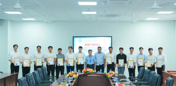 Trường Đại học Đồng Tháp trao Quyết định của Bộ Quốc phòng và đưa sinh viên đi đào tạo sĩ quan dự bị năm 2026