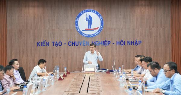 Hội nghị giao ban trưởng đơn vị tháng 9 và trao Quyết định về công tác cán bộ